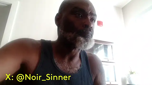 sinnernoir: διαδικτυακό σόου στην κάμερα