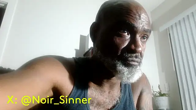 sinnernoir Show in webcam