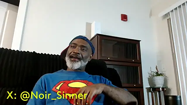הופעת וובקאם של sinnernoir