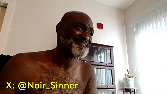 Show modela sinnernoir na web-kameri