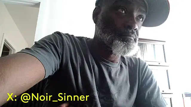 הופעת וובקאם של sinnernoir