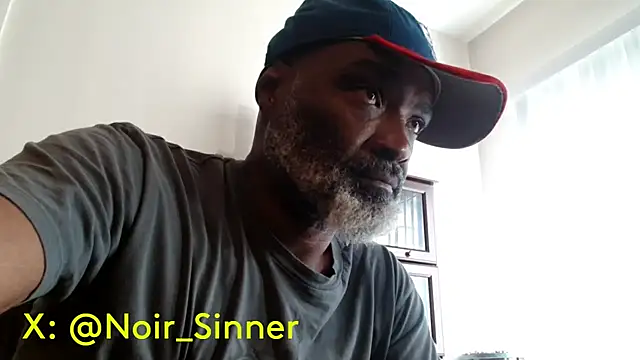 הופעת וובקאם של sinnernoir