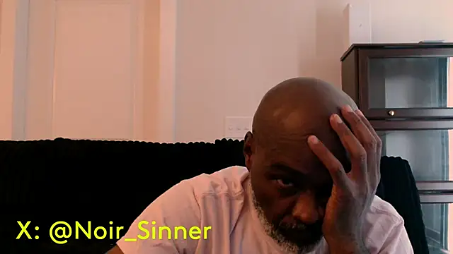 sinnernoir: διαδικτυακό σόου στην κάμερα
