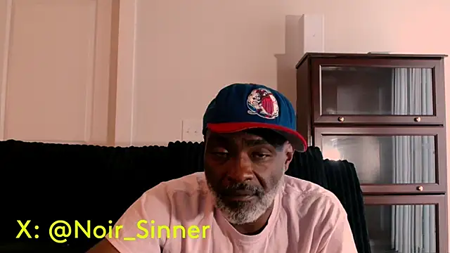 sinnernoir: διαδικτυακό σόου στην κάμερα
