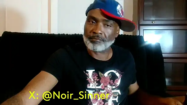sinnernoir: διαδικτυακό σόου στην κάμερα