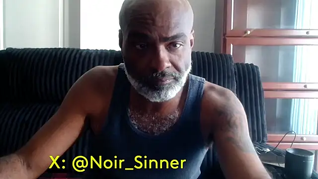 sinnernoir: διαδικτυακό σόου στην κάμερα