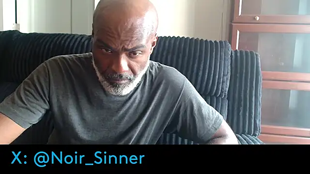sinnernoir: διαδικτυακό σόου στην κάμερα