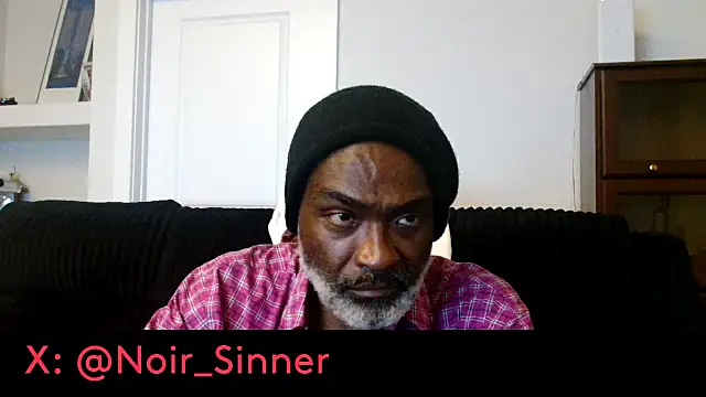 sinnernoir: διαδικτυακό σόου στην κάμερα