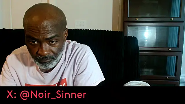 sinnernoir Show in webcam