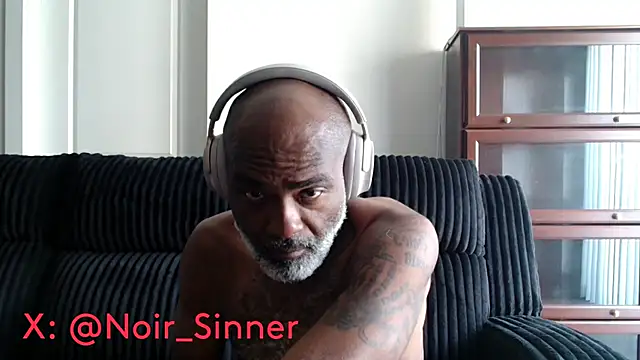 sinnernoir Show in webcam