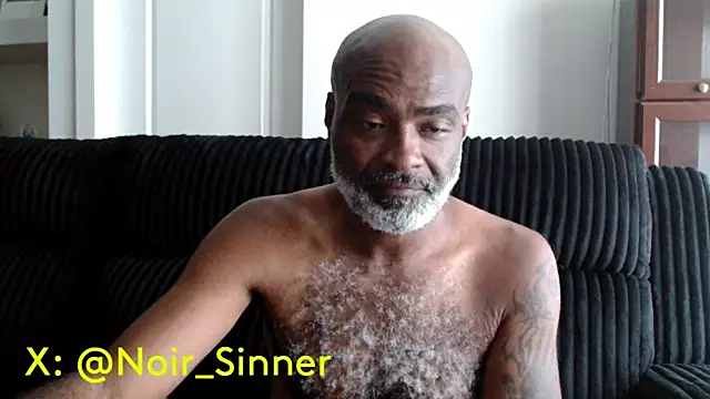 הופעת וובקאם של sinnernoir