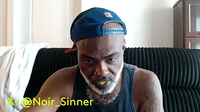 הופעת וובקאם של sinnernoir