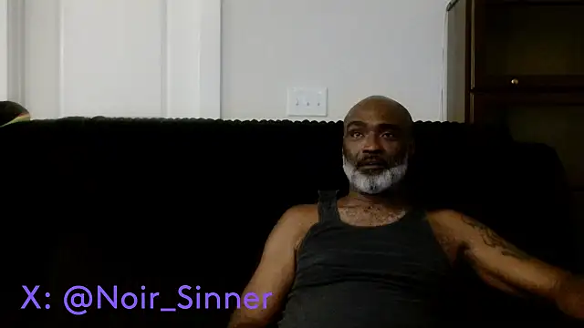 Show modela sinnernoir na web-kameri