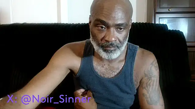 sinnernoir: διαδικτυακό σόου στην κάμερα