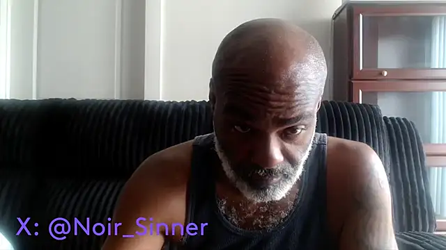sinnernoir: διαδικτυακό σόου στην κάμερα