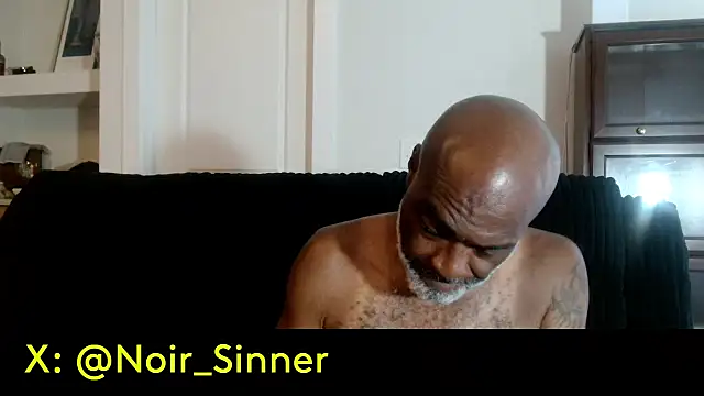 sinnernoir: διαδικτυακό σόου στην κάμερα