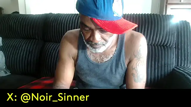 Show modela sinnernoir na web-kameri