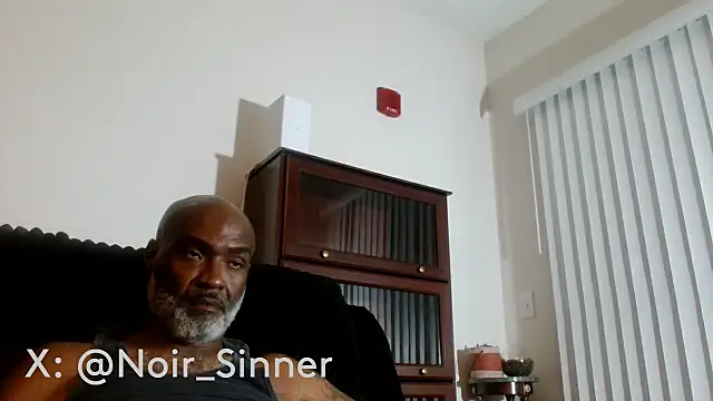 sinnernoir Show in webcam