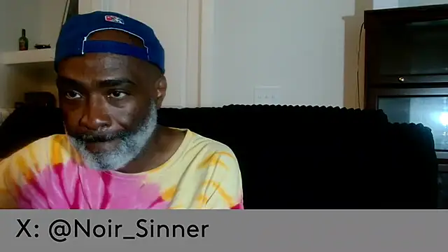 sinnernoir: διαδικτυακό σόου στην κάμερα