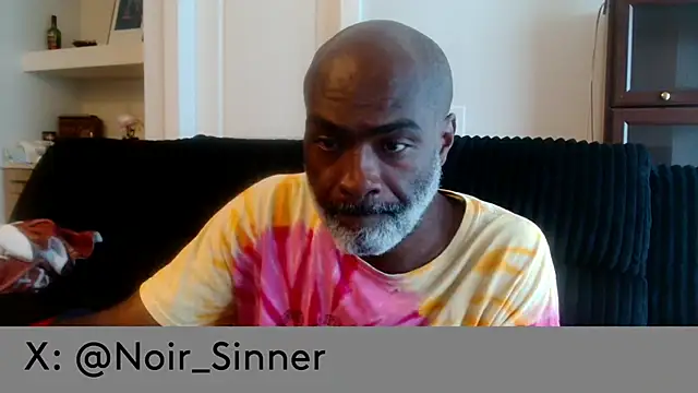 sinnernoir: διαδικτυακό σόου στην κάμερα