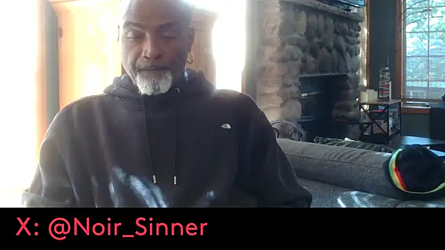 הופעת וובקאם של sinnernoir