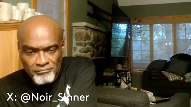 הופעת וובקאם של sinnernoir