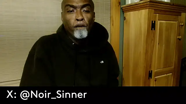 sinnernoir Show in webcam