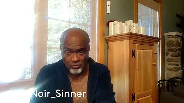 sinnernoir Show in webcam