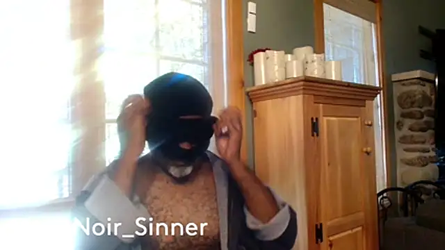הופעת וובקאם של sinnernoir