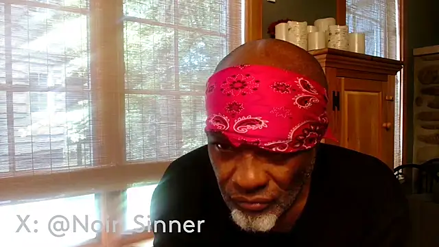 sinnernoir Show in webcam