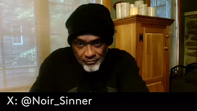 sinnernoir: διαδικτυακό σόου στην κάμερα