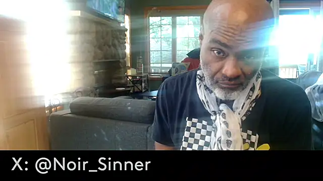 sinnernoir Show in webcam