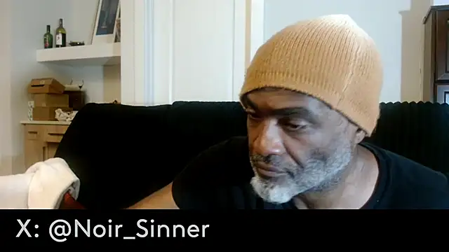 הופעת וובקאם של sinnernoir