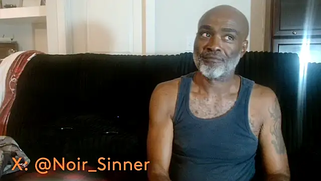 sinnernoir: διαδικτυακό σόου στην κάμερα