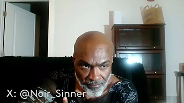 sinnernoir Show in webcam
