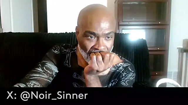 הופעת וובקאם של sinnernoir