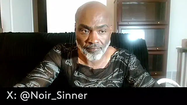 Pertunjukan Kamera Web sinnernoir