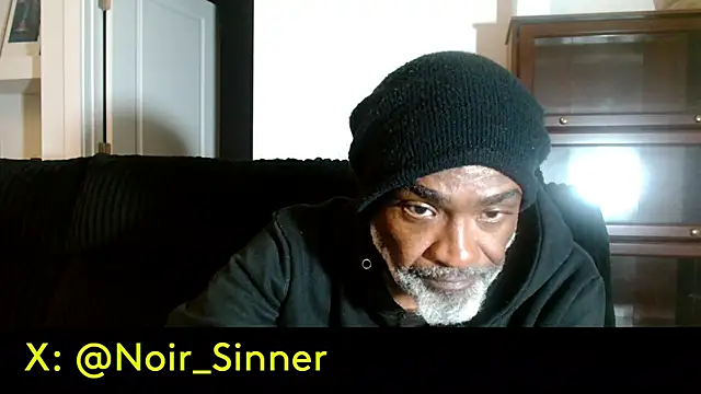 sinnernoir: διαδικτυακό σόου στην κάμερα