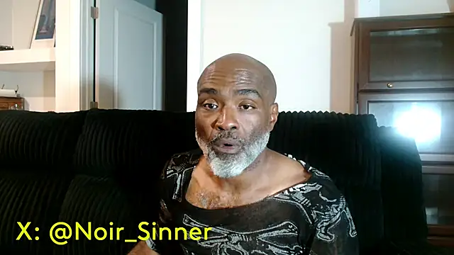 Pertunjukan Kamera Web sinnernoir