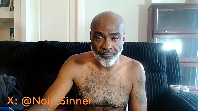 sinnernoir: διαδικτυακό σόου στην κάμερα