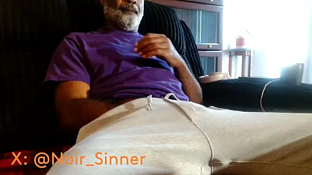 הופעת וובקאם של sinnernoir