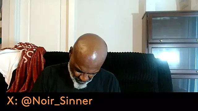 הופעת וובקאם של sinnernoir