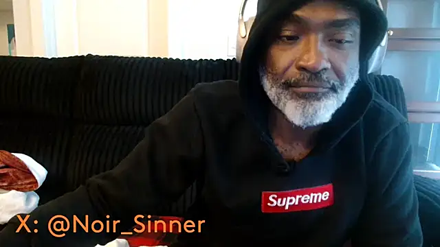 Show modela sinnernoir na web-kameri