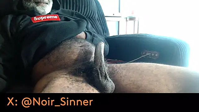sinnernoir: διαδικτυακό σόου στην κάμερα
