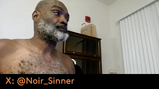 Pertunjukan Kamera Web sinnernoir