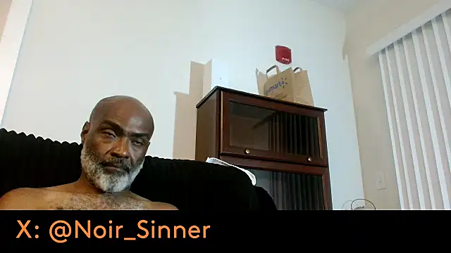 הופעת וובקאם של sinnernoir