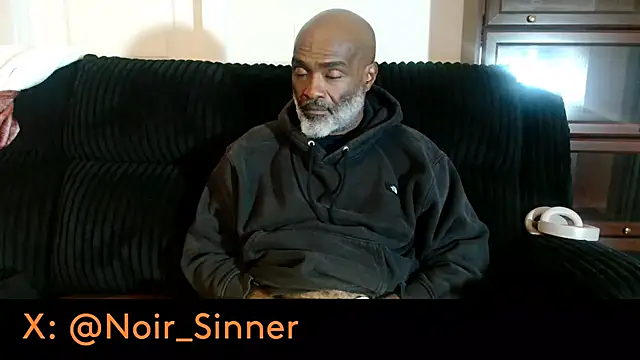 הופעת וובקאם של sinnernoir