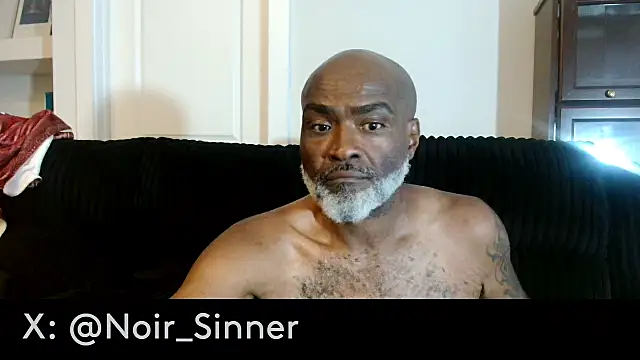 sinnernoir: διαδικτυακό σόου στην κάμερα