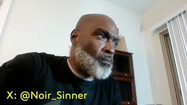 Show modela sinnernoir na web-kameri