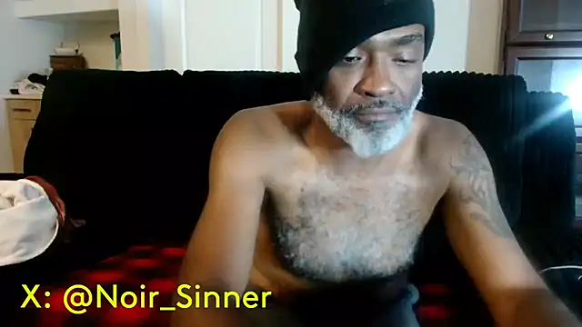 Show modela sinnernoir na web-kameri